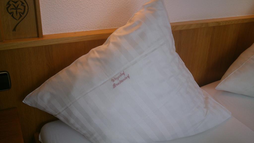 Отель Winzerhof Brachtendorf 2*